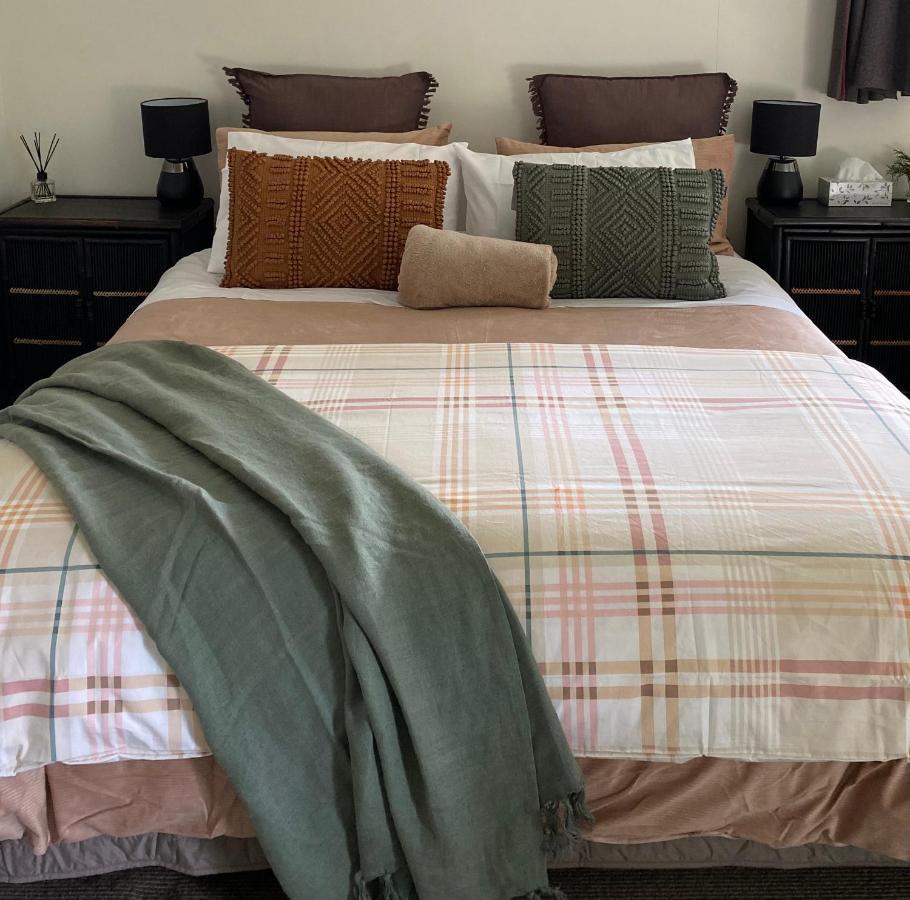 Glenie Cottage Bnb Guesthouse Тімару Екстер'єр фото